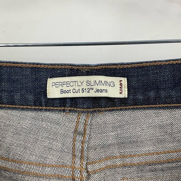 Levi's 512 Perfectly Slimming Boot Cut Jeans Women's Size 16 Short - Picture 3 of 6